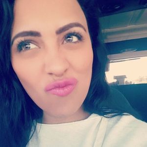 Meet your Posher, Mayela